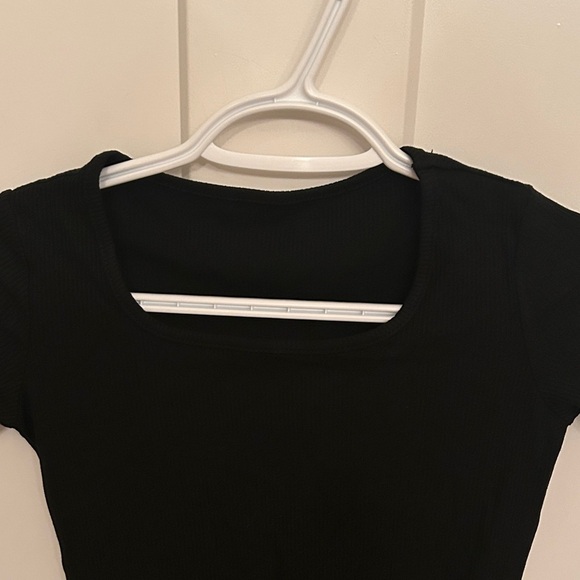 SHEIN Classic Black Short Sleeve Bodysuit - Picture 2 of 2